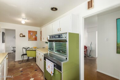 402 W Cheery Lynn Rd, Phoenix, AZ 85013 - photo 7