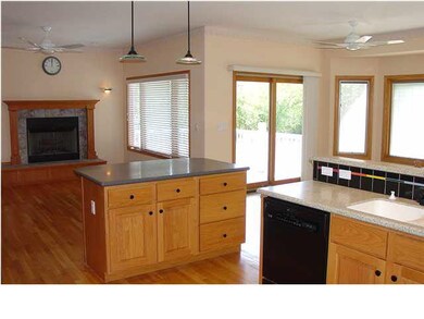 Kitchen hearth area