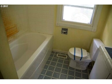 22045 NE Sunnycrest Rd, Newberg, OR 97132 - photo 5