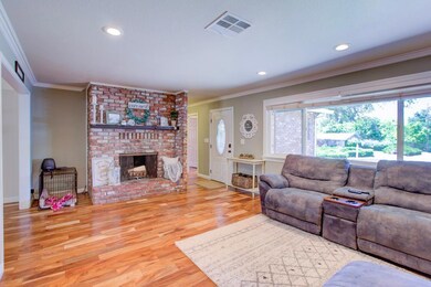 3673 Victoire Way