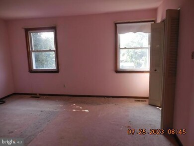 313 Patricia Ln, Secane, PA 19018 - photo 7