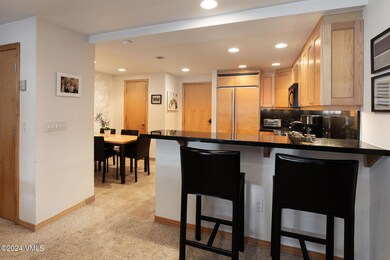 villa_cortina_120_interior_kitchen_b
