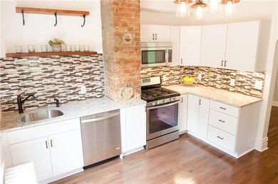Brand new kitchen with soft close doors, custom gr