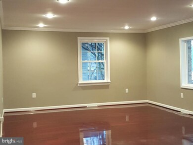 332 Carmody Hills Dr, Capitol Heights, MD 20743 - photo 2