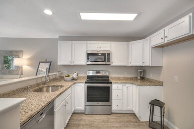 25 Bennett St unit 25, Nashua, NH 03064 - photo 3