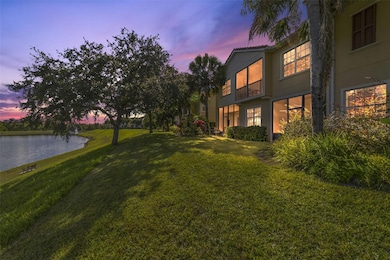 2827 Oakwater Dr unit 171, Kissimmee, FL 34747 - photo 2