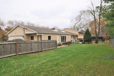 Dimensional shingle roof w/skylights!