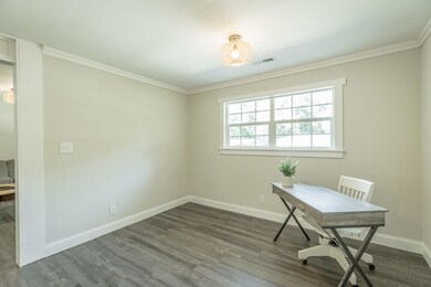 212 Robert E Lee St. HD-22