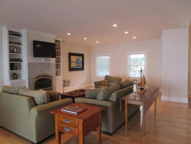 6 Living room