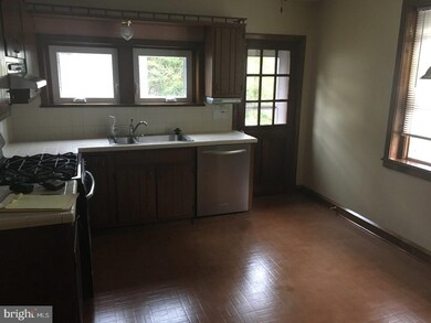 332 E Butler Ave, Ambler, PA 19002 - photo 4