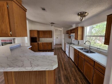 912 Sabine Ave, Cleburne, TX 76031 - photo 6