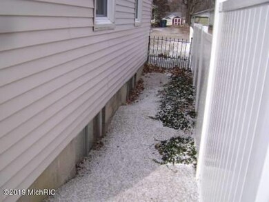 1628 Huron St, Niles, MI 49120 - photo 5