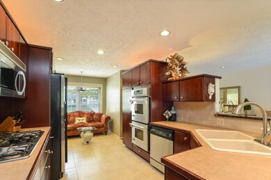 011-Kitchen-4783009-large