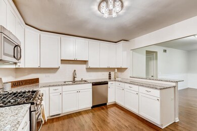 2704 Sigwalt St, Rolling Meadows, IL 60008 - photo 5