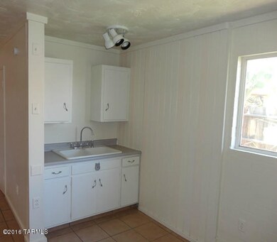 unlisted-address, Tucson, AZ 85705 - photo 4