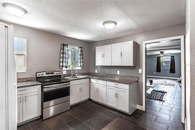 762 30th Ave S, Saint Petersburg, FL 33705 - photo 3