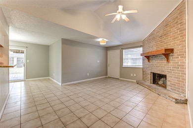 212 Quaker Dr unit B-1, Friendswood, TX 77546 - photo 3