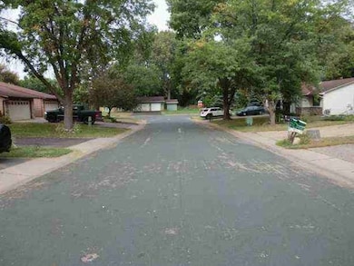 6220 Kirkwood Ln N, Maple Grove, MN 55369 - photo 3