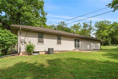 10215 W 69th St, Shawnee, KS 66203 - photo 4