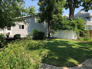 775 Laurel Ave, Des Plaines, IL 60016 - photo 2