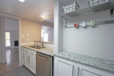 12816 Midway Rd unit 2049, Dallas, TX 75244 - photo 4