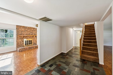 14009 Burning Bush Ln, Silver Spring, MD 20906 - photo 2