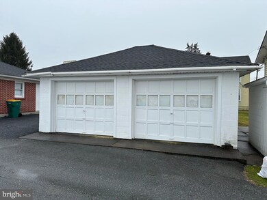 1403 E Derry Rd, Hershey, PA 17033 - photo 6