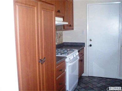 Beautiful Cabinets and new stove
