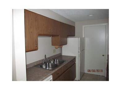 Kitchen. 5 Academy Place #57 Saco,...