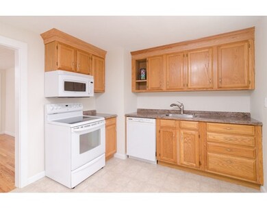 80 Pleasant St, Rockland, MA 02370 - photo 6