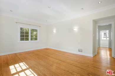 1306 N Alta Vista Blvd unit 1306. 1/2, Los Angeles, CA 90046 - photo 5