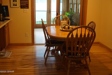 5102 9th Ave N, Grand Forks, ND 58203 - photo 7