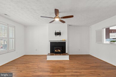 18656 Winding Creek Place, Germantown, MD 20874 - photo 4