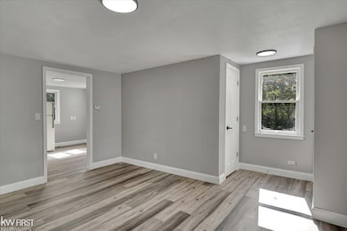 3200 N Averill Ave, Flint, MI 48506 - photo 5