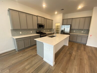 15517 Leopard Lily Ln, Conroe, TX 77302 - photo 6