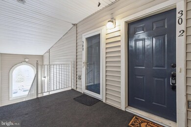 21830 Elkins Terrace unit 302, Sterling, VA 20166 - photo 4