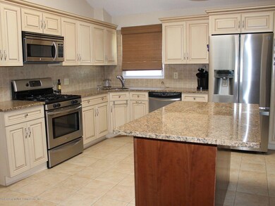 53 Lyon Place, Staten Island, NY 10314 - photo 5