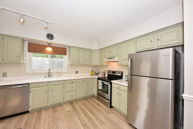 Kitchen Appliances Included