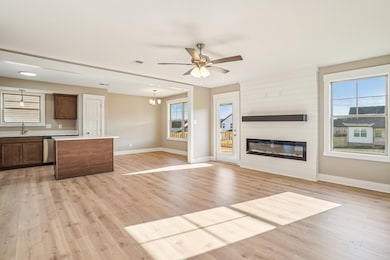 170 Brenda Dr, Clarksville, TN 37040 - photo 5