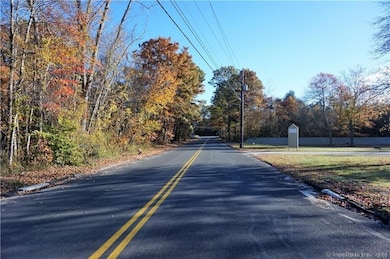 14 Colton Rd, East Lyme, CT 06333 - photo 7