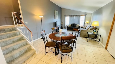 unlisted-address, Carpentersville, IL 60110 - photo 5