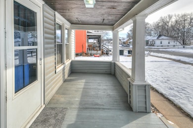 mls 1808 4 Ave 03