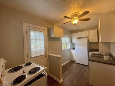 1131 W 9th St, Lorain, OH 44052 - photo 6