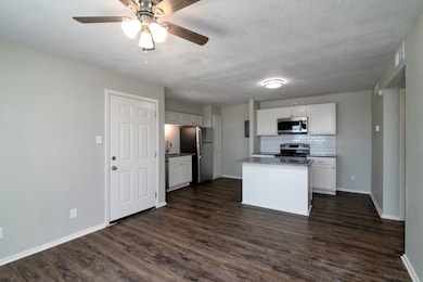 8045 W Elizabeth Ln unit 105, Fort Worth, TX 76116 - photo 6