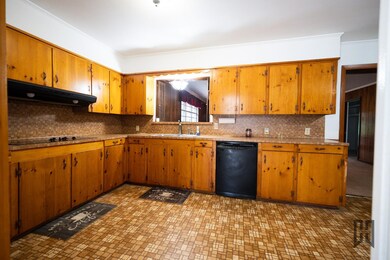 Wood Cabinets w/tons of storage