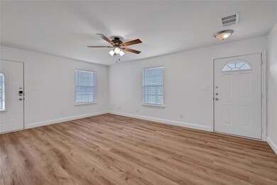 720 E Sycamore St, Sherman, TX 75090 - photo 4