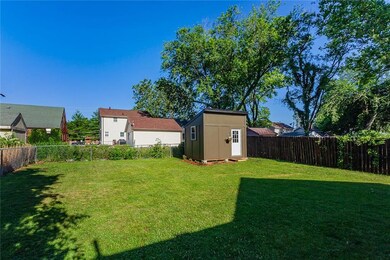 1724 47th St, Des Moines, IA 50310 - photo 6
