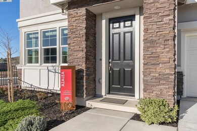 1481 Monument Ln, Fairfield, CA 94533 - photo 2