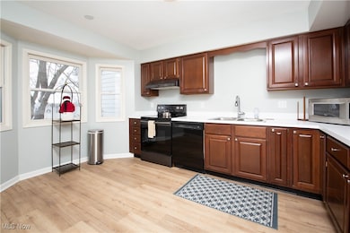 750 Hampton Cir unit 2, Aurora, OH 44202 - photo 2