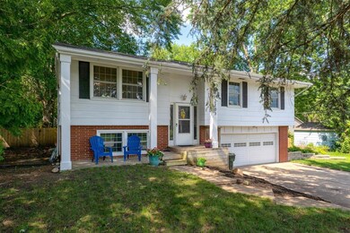 2203 W 4th St, Cedar Falls, IA 50613 - photo 2